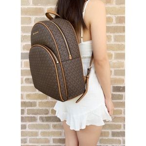 🔥 Sale 🔥NWT Michael Kors large Abbey Backpk